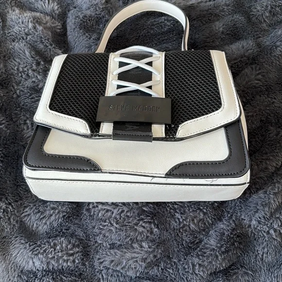 Steve Madden BDALI Black and White Satchel Mesh Faux-Leather  Crossbody NWOT - Picture 2 of 4